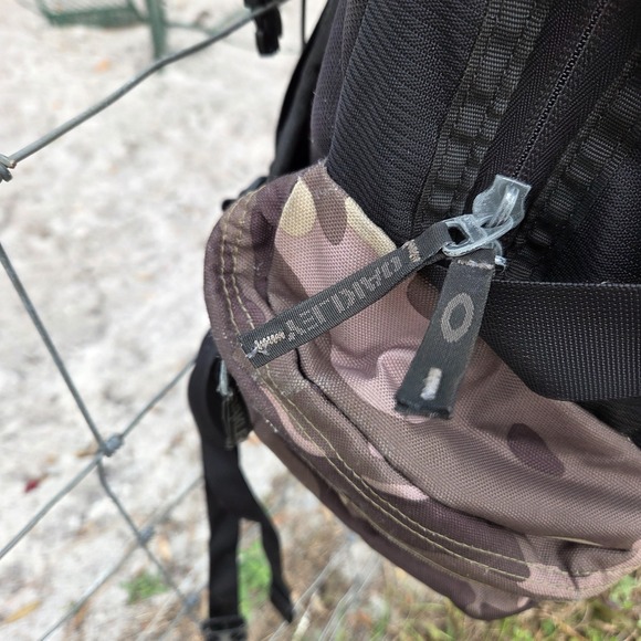 Oakley Icon 2.0 Laptop Backpack Woodland Camo Skull Elite Software Y2k Grunge - Picture 7 of 16